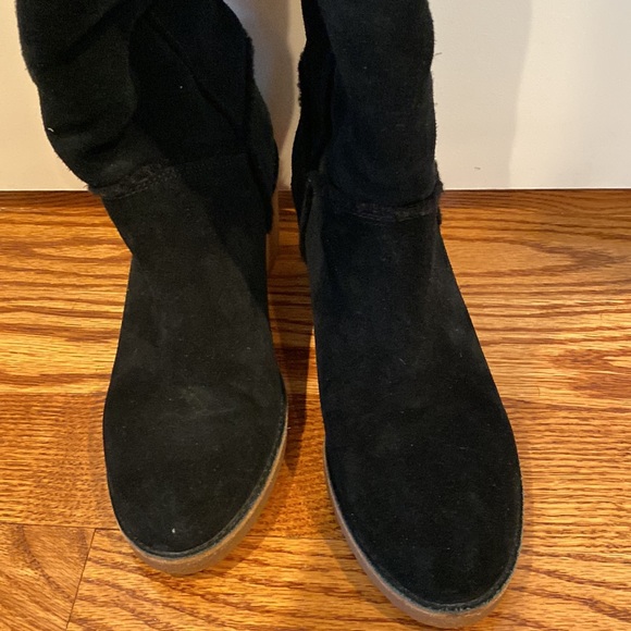 Suede UGG BOOTS - Picture 2 of 7